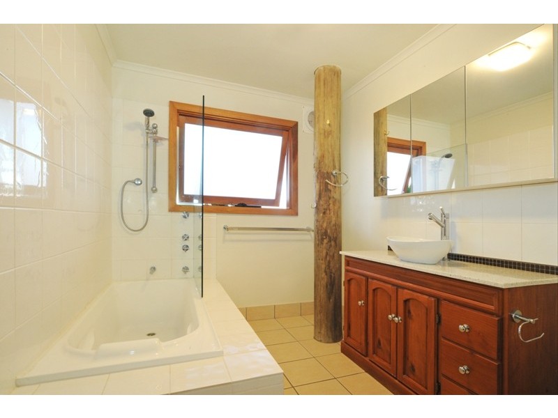 7A Warrain Street, Shute Harbour QLD 4802