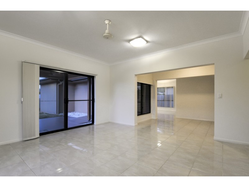 5 Endeavour Circuit, Cannonvale QLD 4802