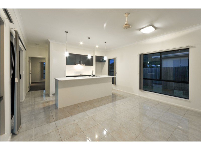 5 Endeavour Circuit, Cannonvale QLD 4802