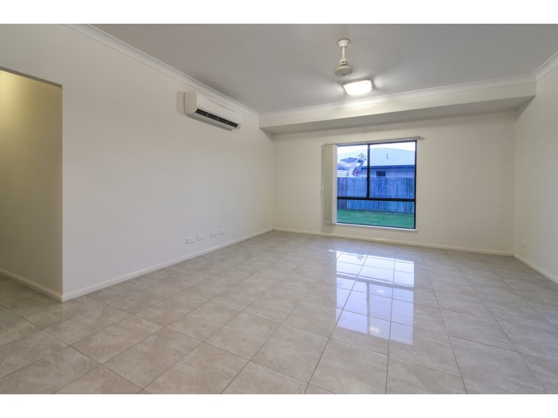 5 Endeavour Circuit, Cannonvale QLD 4802