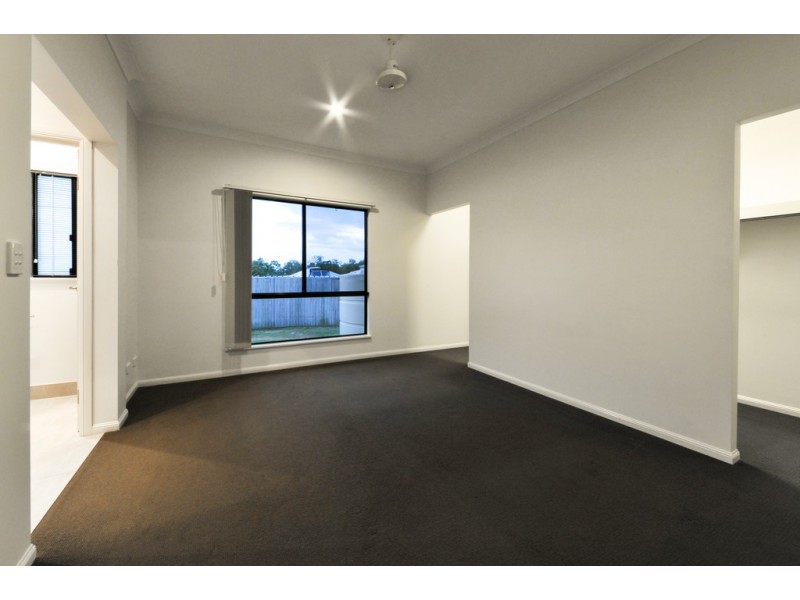 5 Endeavour Circuit, Cannonvale QLD 4802