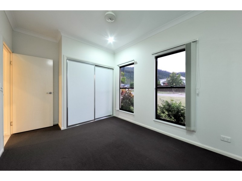 5 Endeavour Circuit, Cannonvale QLD 4802