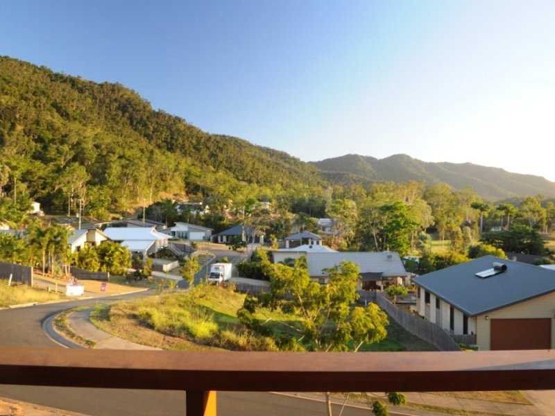 65 Country Road, Cannonvale QLD 4802