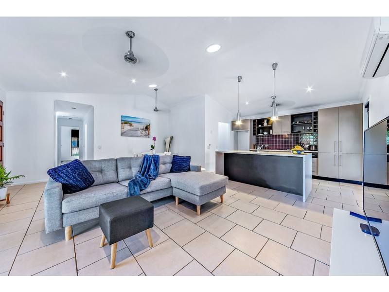 11 Deloraine Close, Cannonvale QLD 4802