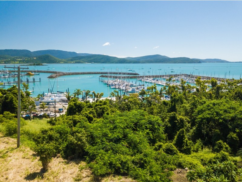 16 Summit Avenue, Airlie Beach QLD 4802