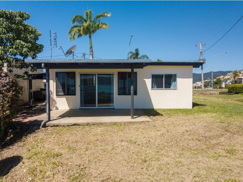 16 Summit Avenue, Airlie Beach QLD 4802