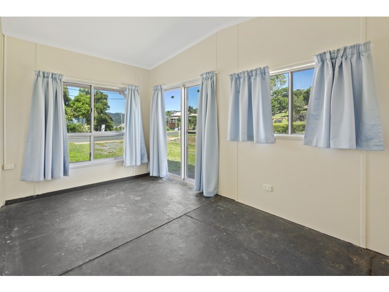16 Summit Avenue, Airlie Beach QLD 4802