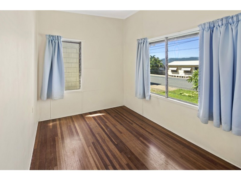 16 Summit Avenue, Airlie Beach QLD 4802
