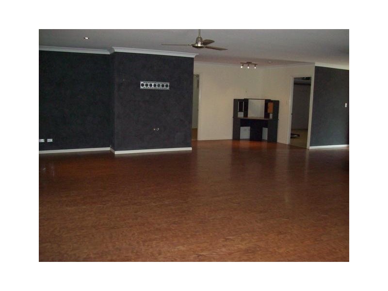 1 Shelley Close, Cannonvale QLD 4802