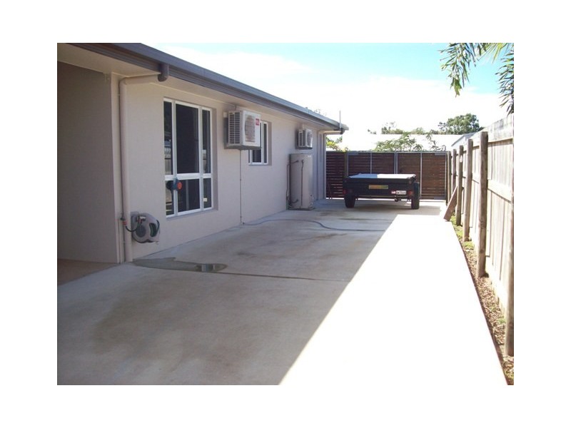 1 Shelley Close, Cannonvale QLD 4802