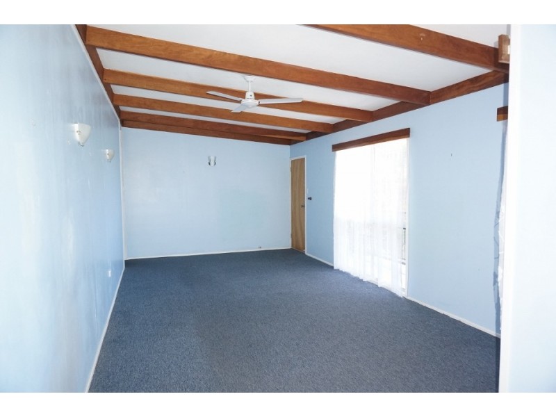 10 Balaka Street, Cannonvale QLD 4802