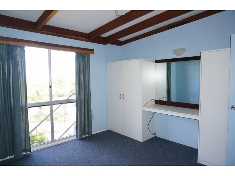 10 Balaka Street, Cannonvale QLD 4802