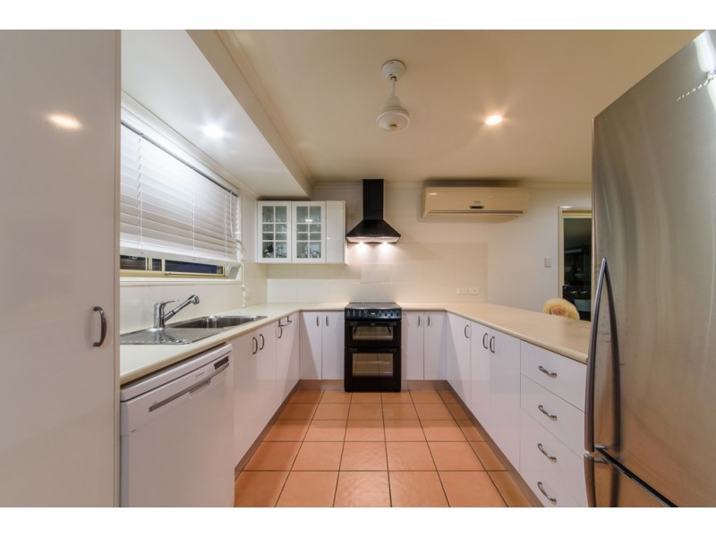 12 Hazelwood Crescent, Cannonvale QLD 4802