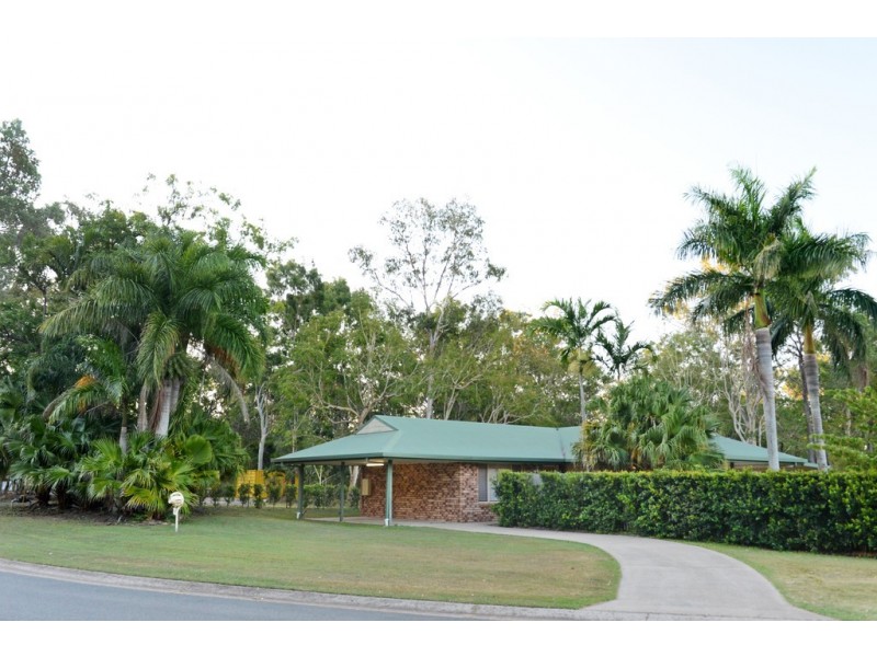 12 Hazelwood Crescent, Cannonvale QLD 4802