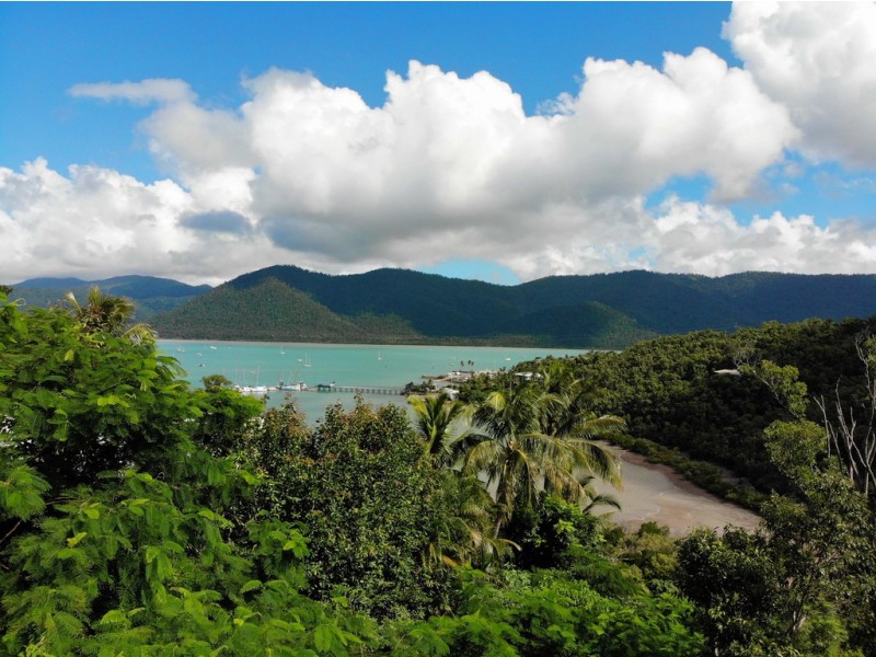 14 Harbour Avenue, Shute Harbour QLD 4802