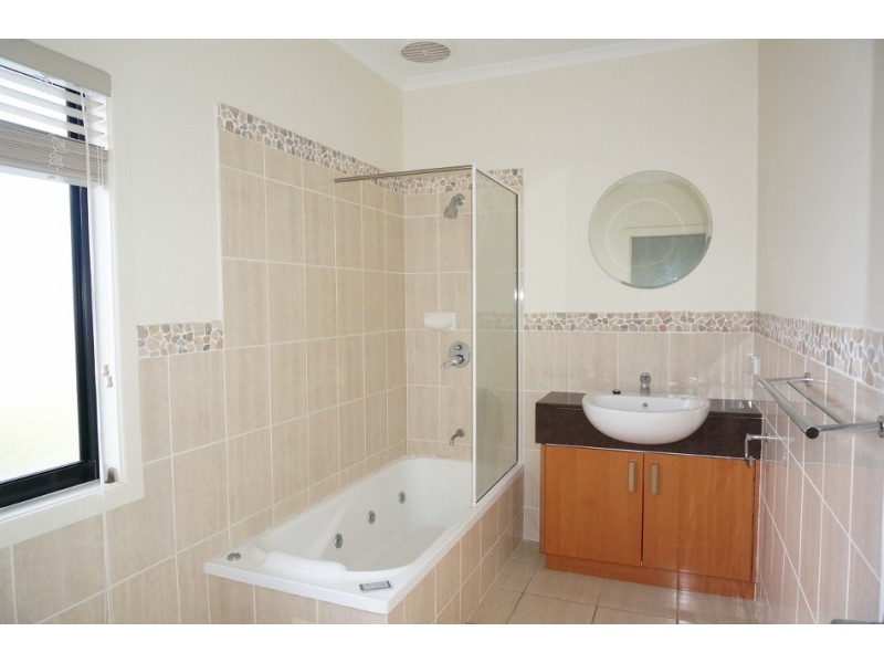 6/25 Abell Road, Cannonvale QLD 4802