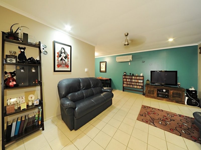 4 Solway Avenue, Cannonvale QLD 4802