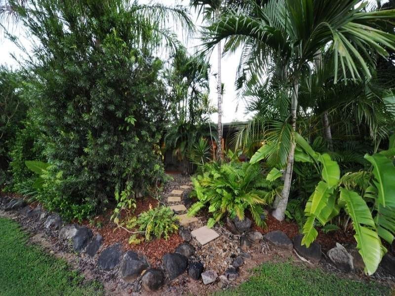 4 Solway Avenue, Cannonvale QLD 4802