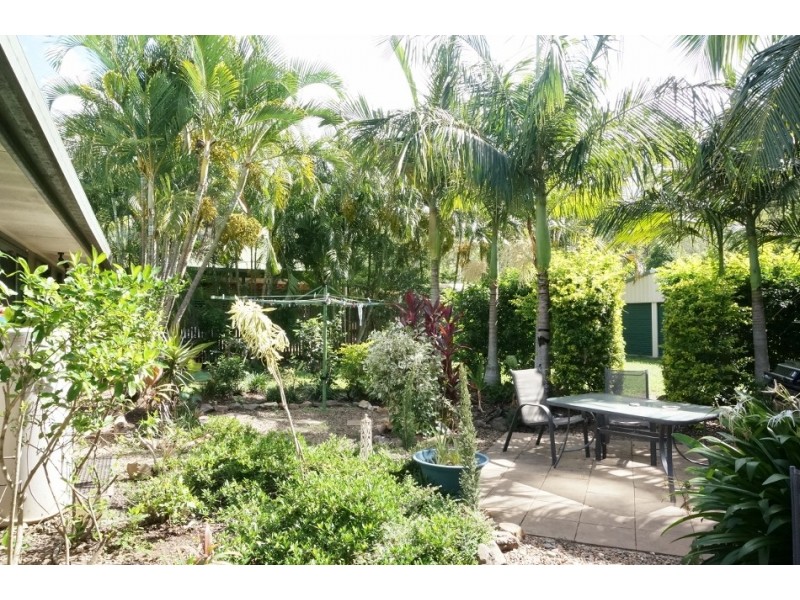 4 Solway Avenue, Cannonvale QLD 4802