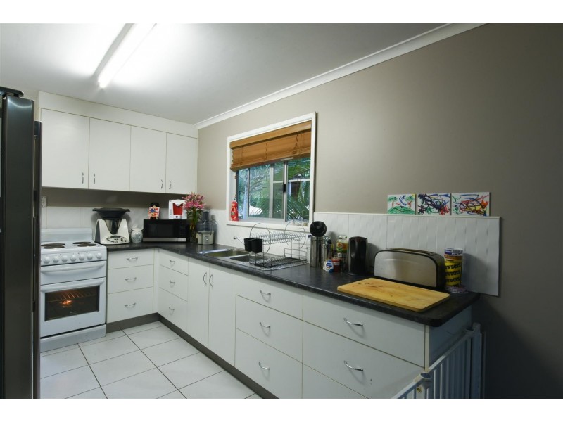 15 Wambiri Street, Cannonvale QLD 4802