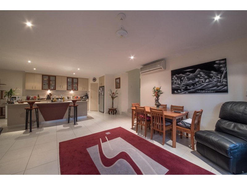 2/5 Wills Court, Cannonvale QLD 4802