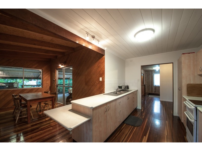 6 Schnapper Street, Cannonvale QLD 4802