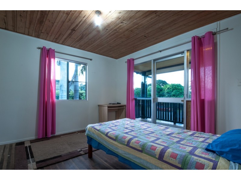 6 Schnapper Street, Cannonvale QLD 4802