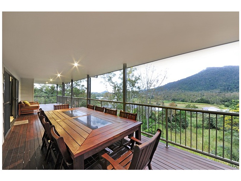 5 Scarlet Gum Crescent, Cannonvale QLD 4802