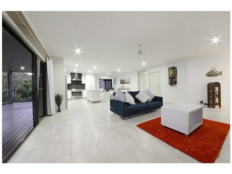 5 Scarlet Gum Crescent, Cannonvale QLD 4802