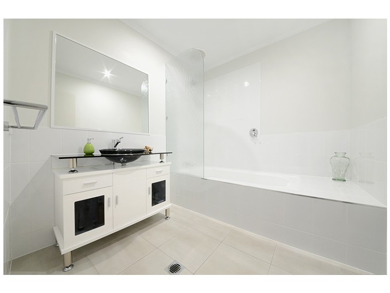 5 Scarlet Gum Crescent, Cannonvale QLD 4802