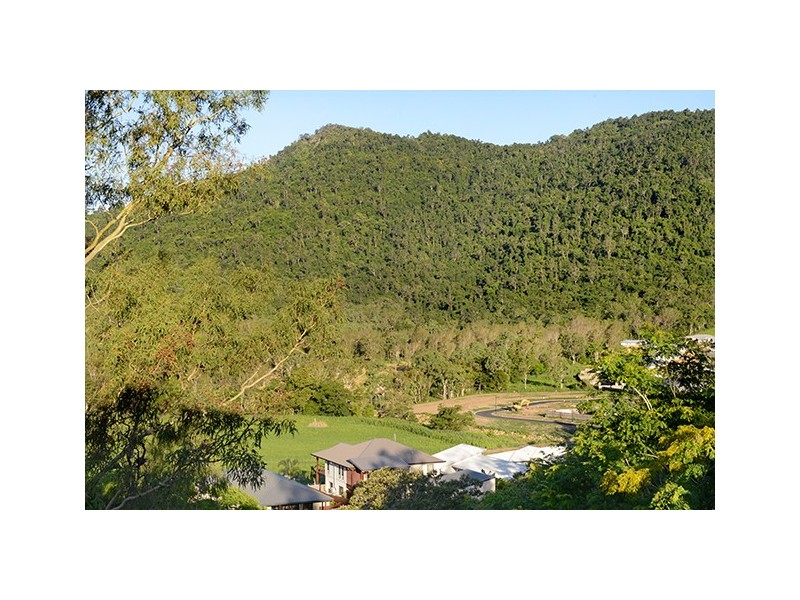 5 Scarlet Gum Crescent, Cannonvale QLD 4802