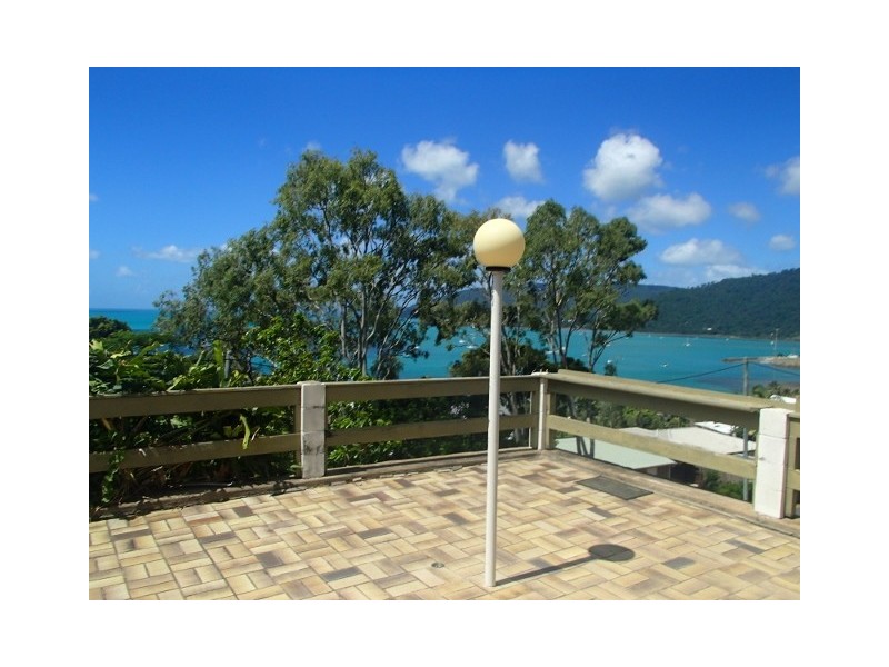32 Airlie Crescent, Airlie Beach QLD 4802