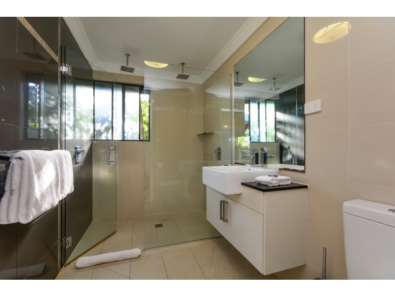 6 Marina Terrace, Hamilton Island QLD 4803