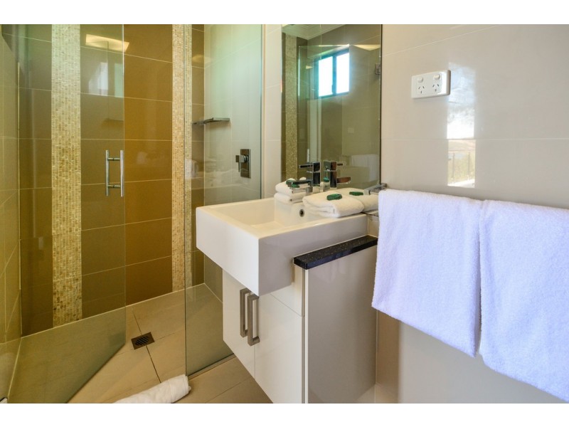 6 Marina Terrace, Hamilton Island QLD 4803