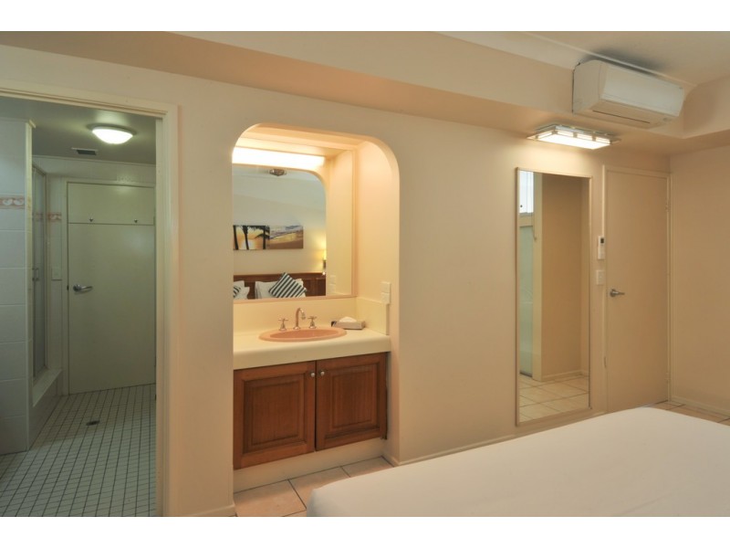 302 E Whitsunday Apartments, Hamilton Island QLD 4803