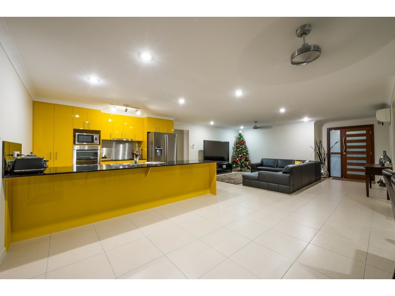38 Endeavour Circuit, Cannonvale QLD 4802