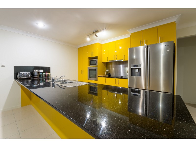 38 Endeavour Circuit, Cannonvale QLD 4802