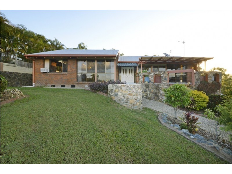 37 Manooka Drive, Cannonvale QLD 4802