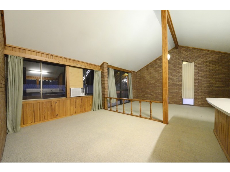 37 Manooka Drive, Cannonvale QLD 4802