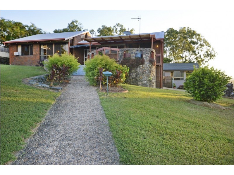 37 Manooka Drive, Cannonvale QLD 4802