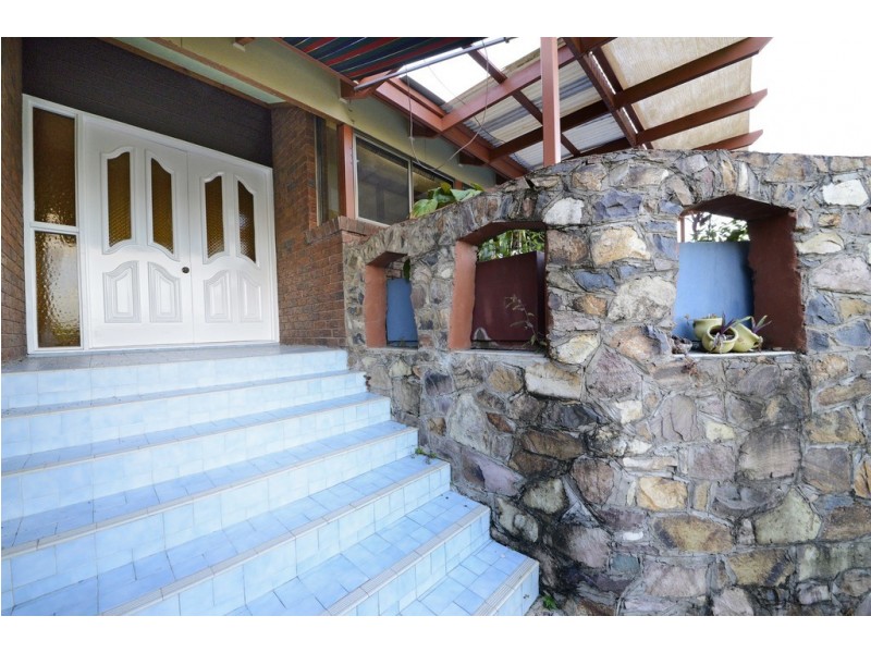 37 Manooka Drive, Cannonvale QLD 4802