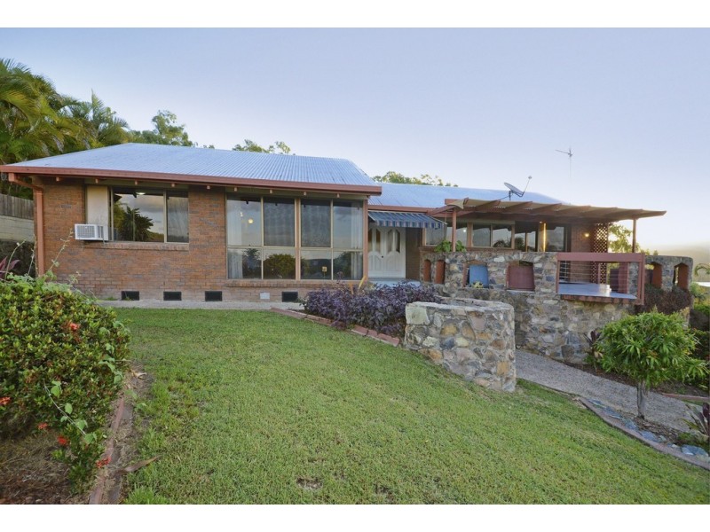 37 Manooka Drive, Cannonvale QLD 4802