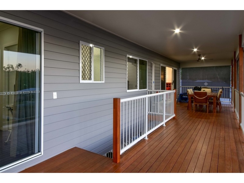 6 Pearl Street, Cannonvale QLD 4802