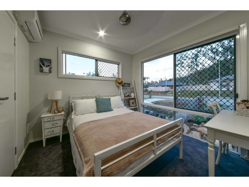 6 Pearl Street, Cannonvale QLD 4802