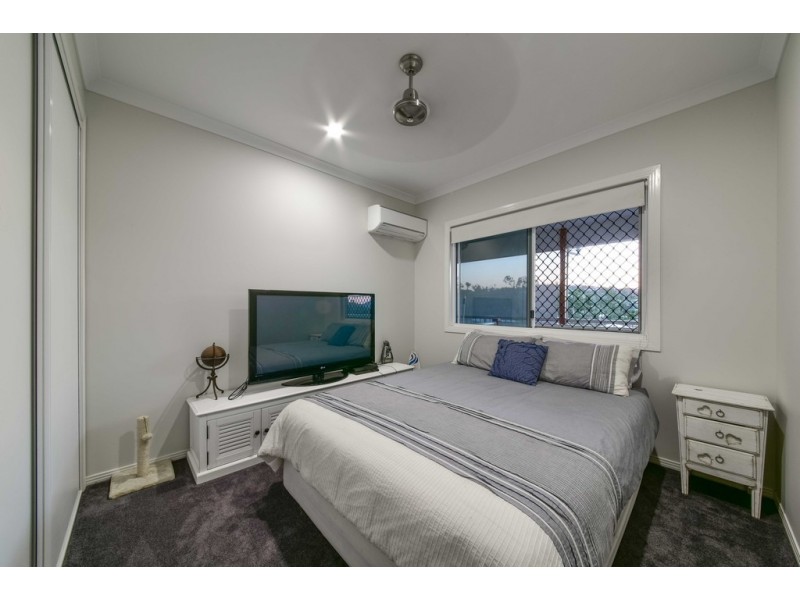 6 Pearl Street, Cannonvale QLD 4802