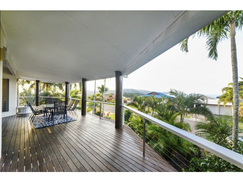 33 Country Road, Cannonvale QLD 4802