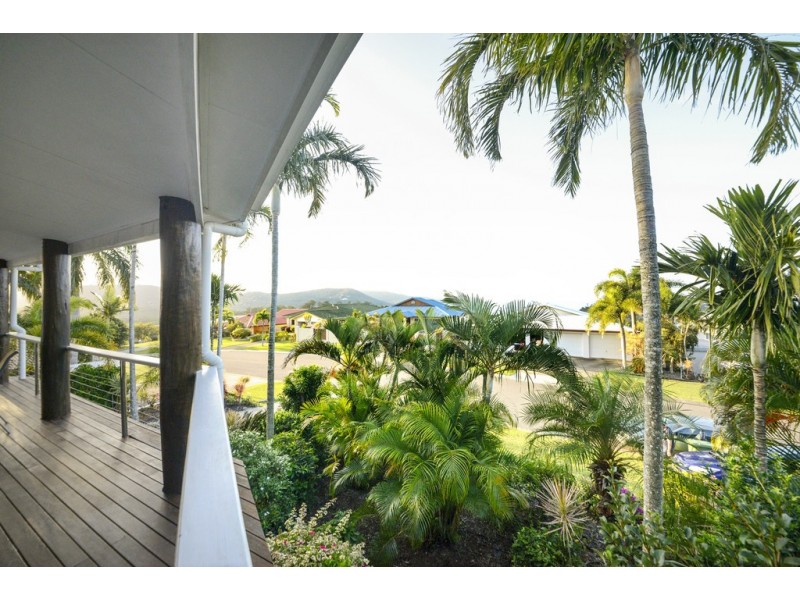 33 Country Road, Cannonvale QLD 4802