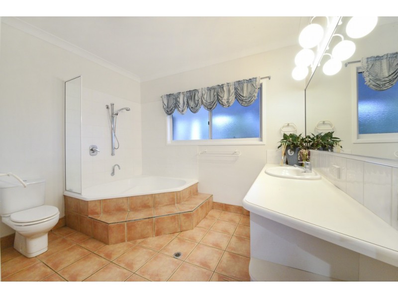 33 Country Road, Cannonvale QLD 4802