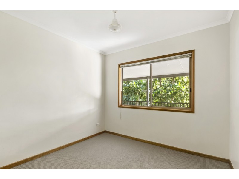 27 Eshelby Drive, Cannonvale QLD 4802