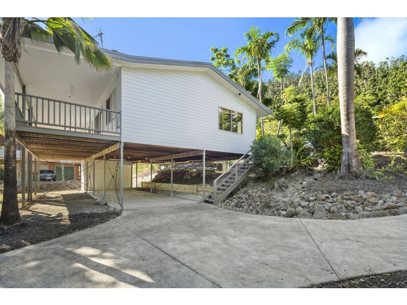 27 Eshelby Drive, Cannonvale QLD 4802